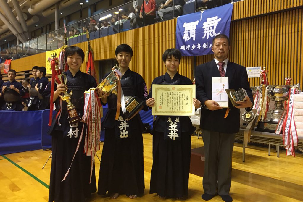 平成29年度愛知県剣道道場連盟「近藤杯」争奪少年剣道錬成大会　中学生女子の部　優勝　鬼高剣友会