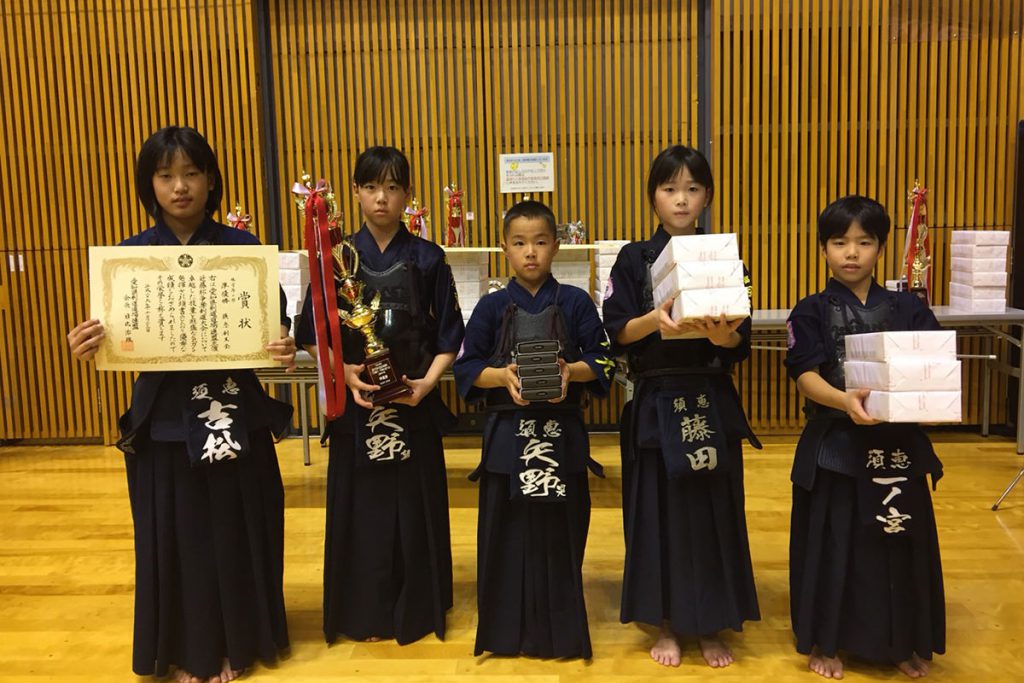 平成29年度愛知県剣道道場連盟「近藤杯」争奪少年剣道錬成大会　小学生低学年の部　準優勝　須恵剣友会