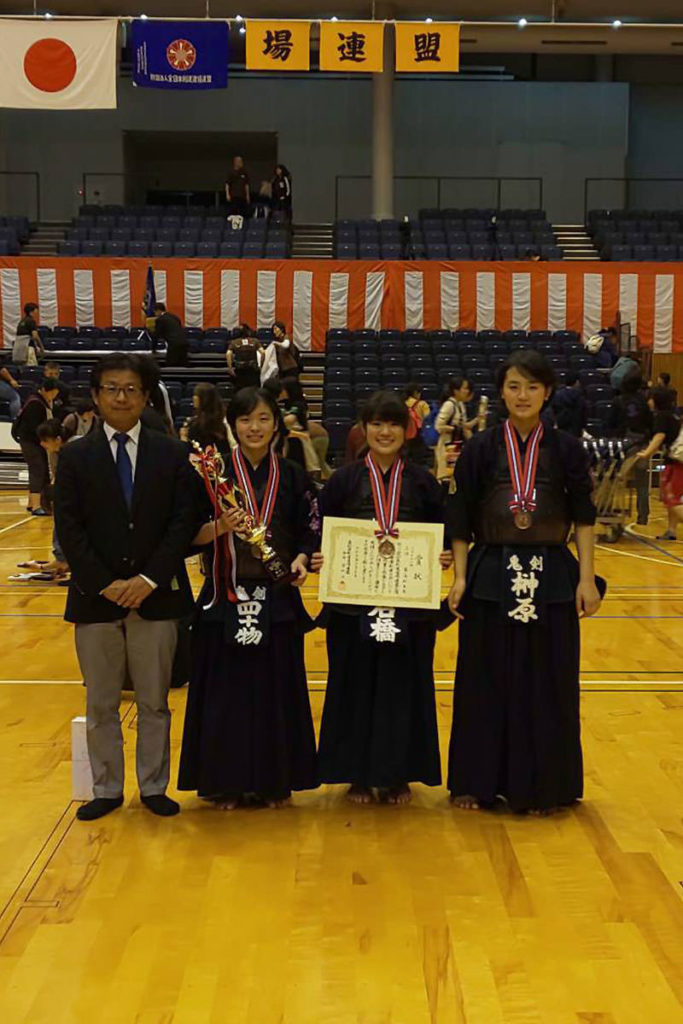 中学生女子の部　第三位　鬼高剣友会